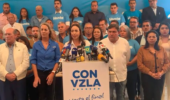 Machado respondió ante órdenes de captura contra opositores