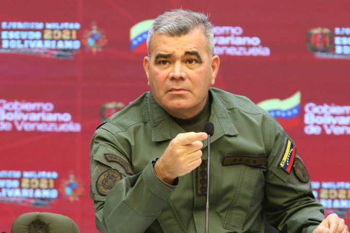 Padrino López advierte planes para sacar del juego a Maduro
