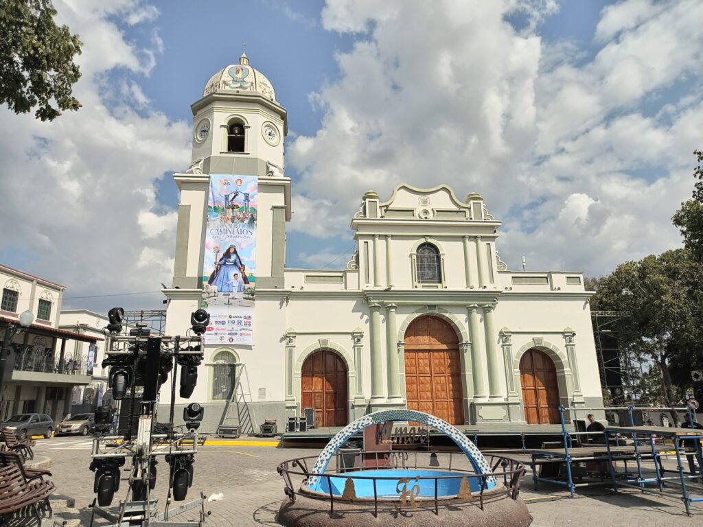 Santa Rosa preparada para solemne bajada