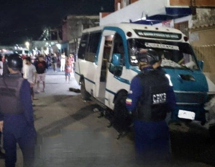 ¡Tragedia! Buseta arrolló a motorizados en La Paz
