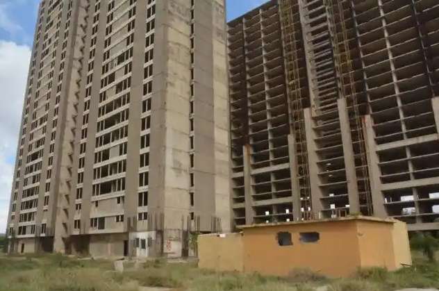 Hombre se lanzó de las torres del sisal en Barquisimeto