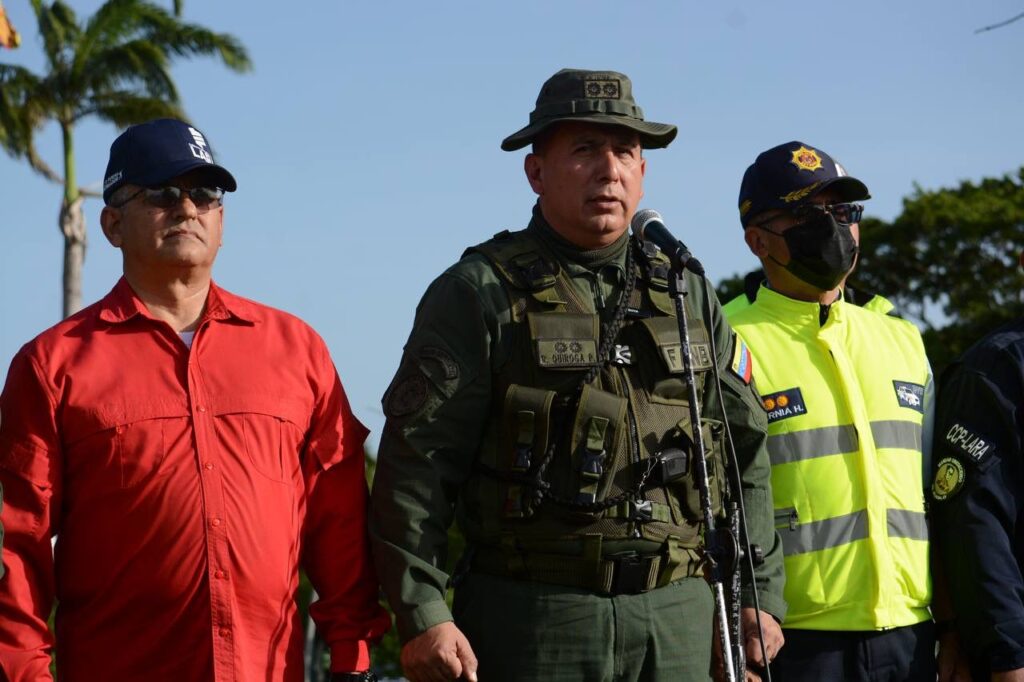 G/D Rafael Quiroga, comandante de la ZODI Lara, junto al G/D Martín Maldonado, secretario de seguridad y G/D Héctor Pernía, director del IACPEL