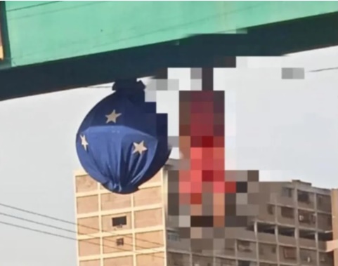 Hombre apareció colgado en una pasarela de Catia La Mar