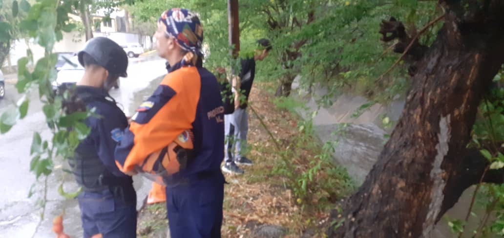 Barquisimeto: Hombre continúa desaparecido tras caer en quebrada