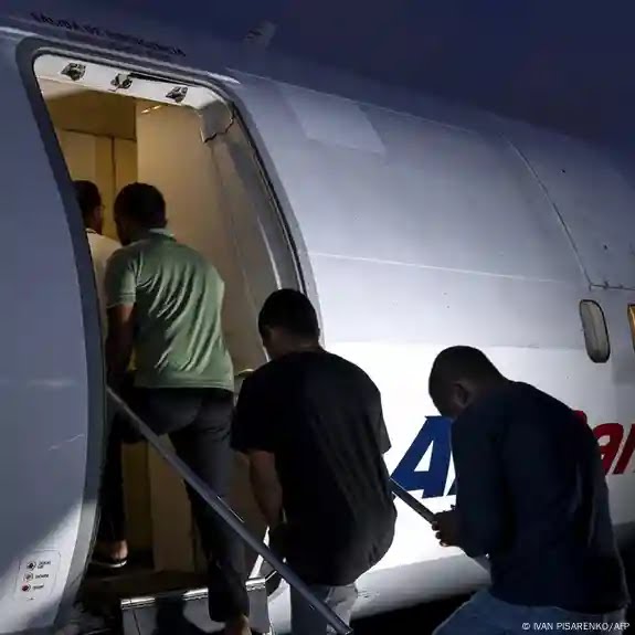 EE.UU. traslada 177 migrantes desde Guantánamo a Venezuela