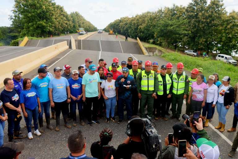 60 días de trabajo intenso para reconstruir el puente en la autopista José Antonio Páez ﻿