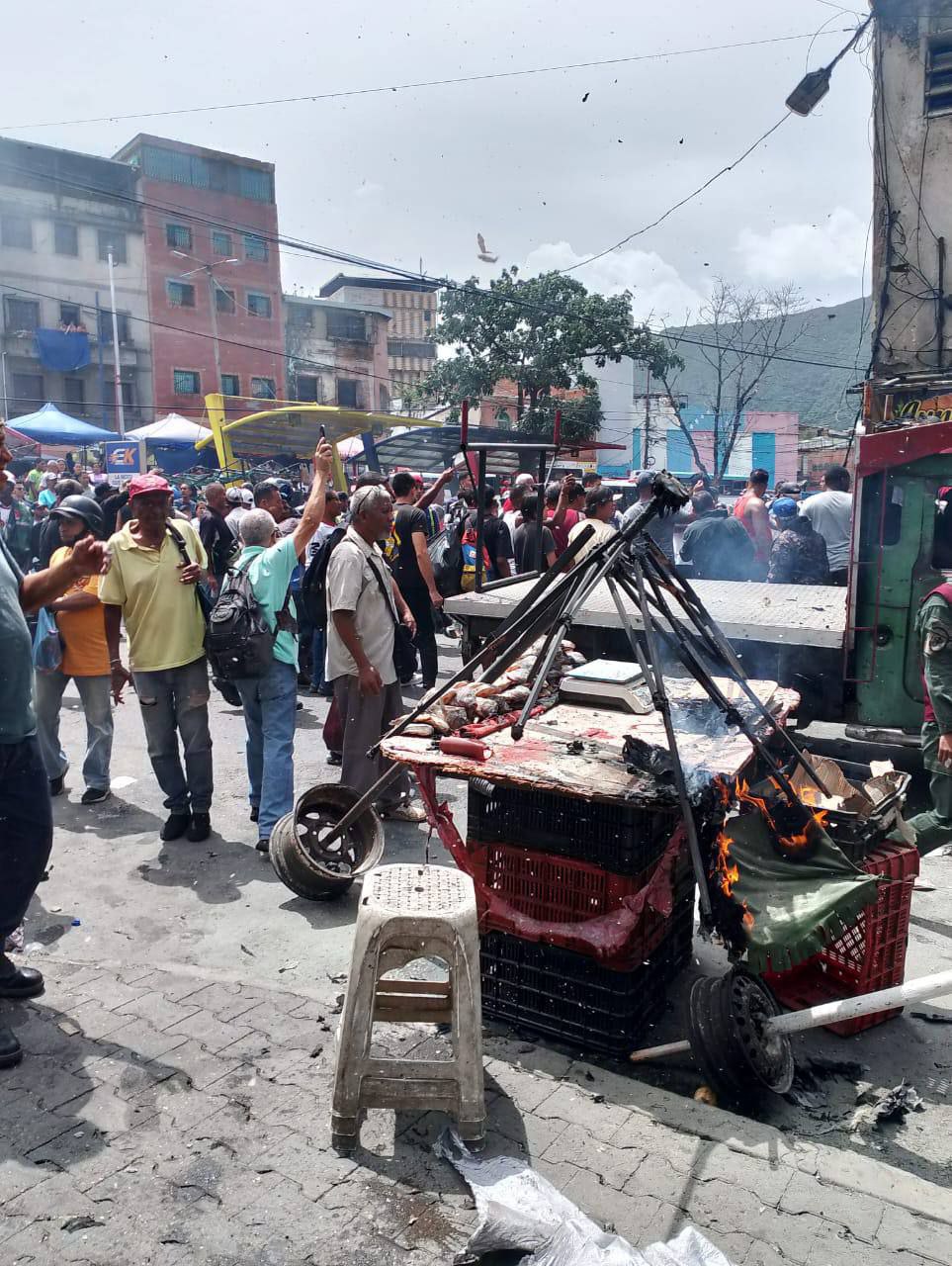 Explosión en Catia: 19 heridos por bombona de gas en local comercial