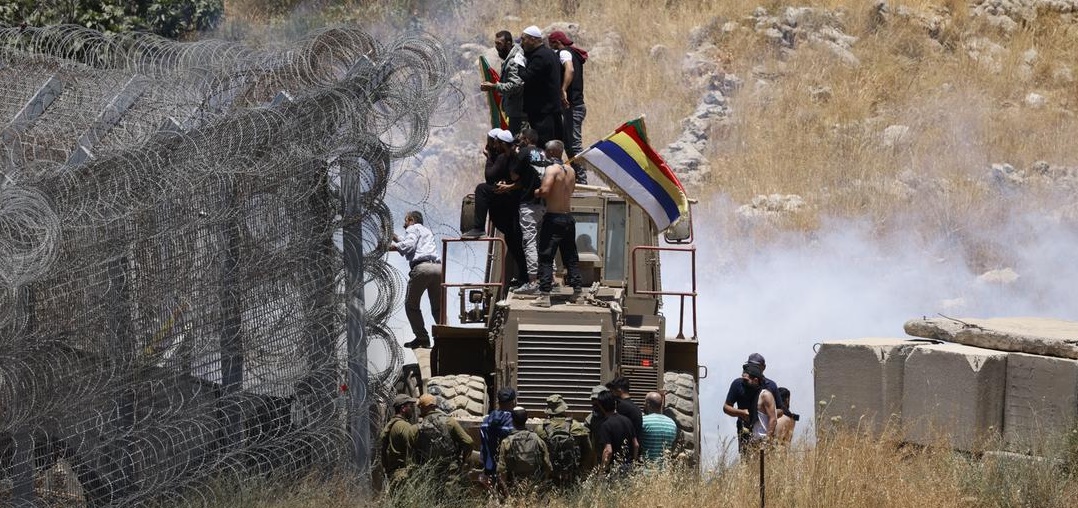 Israel bombardea cuartel general sirio en Damasco tras escalada en Sweida