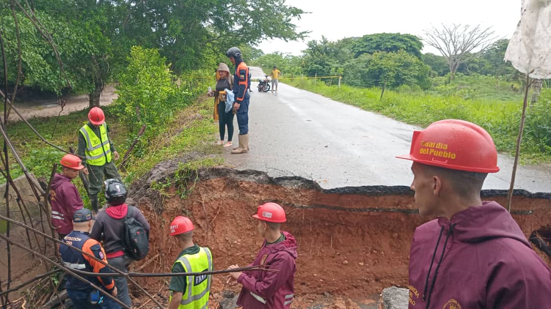 Protección Civil Lara atiende afectaciones por onda tropical 14
