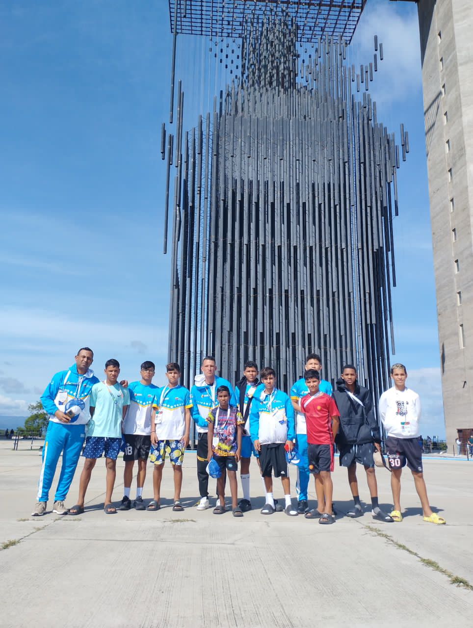 Atletas escolares recorren sitios turísticos en Lara