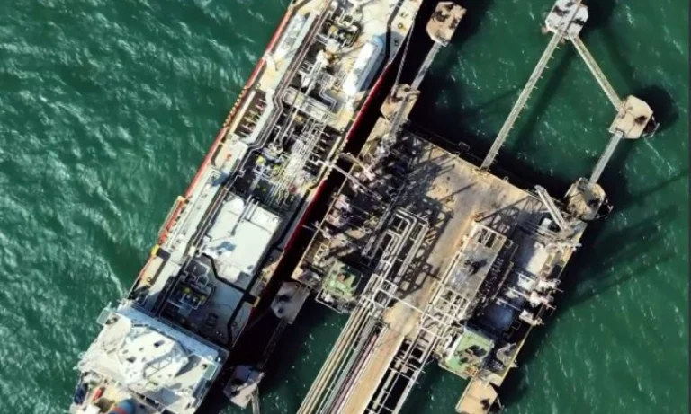 Venezuela exporta su primer gas licuado en un hecho histórico