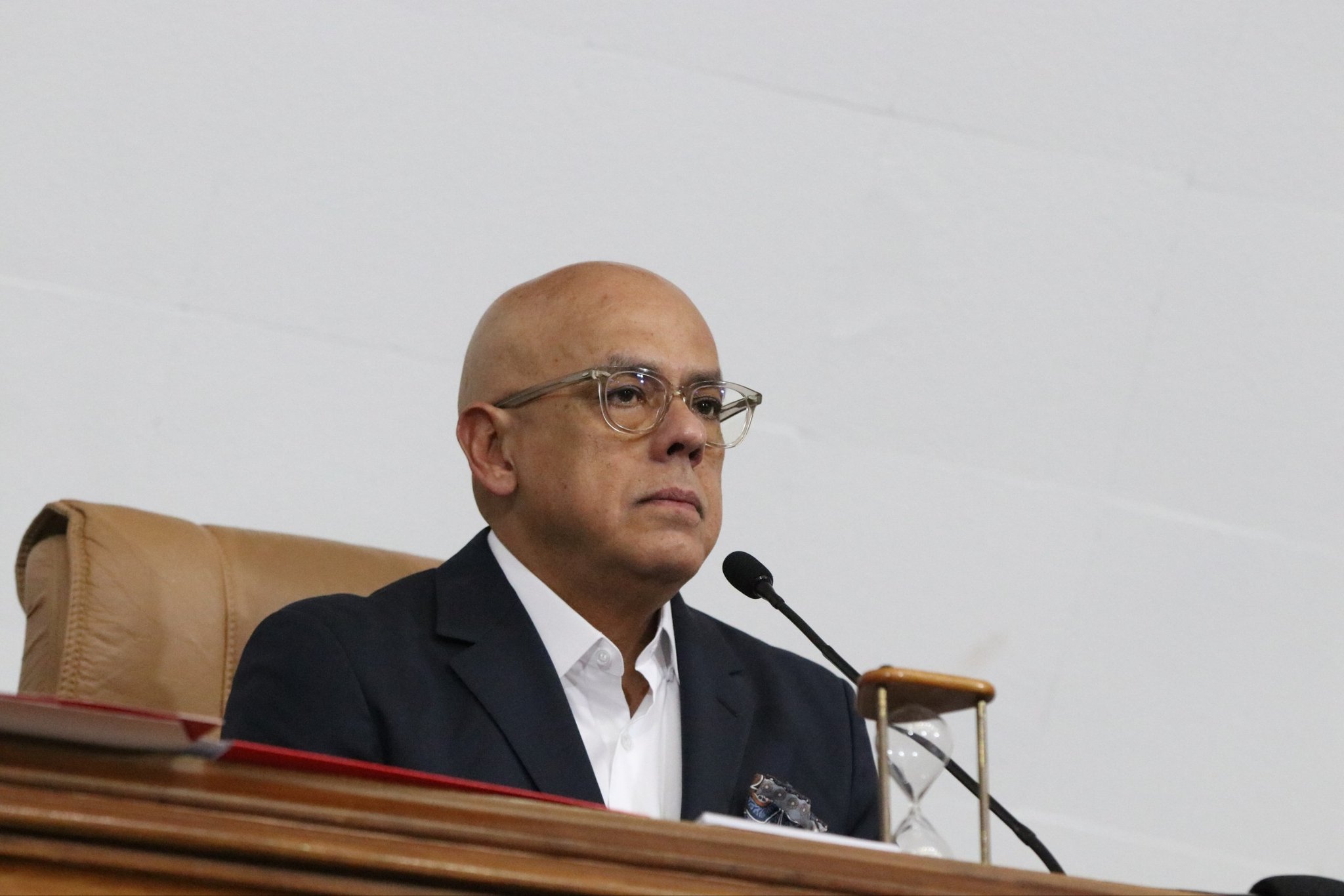 Jorge Rodríguez prioriza estabilización económica y descarta elecciones a corto plazo en Venezuela