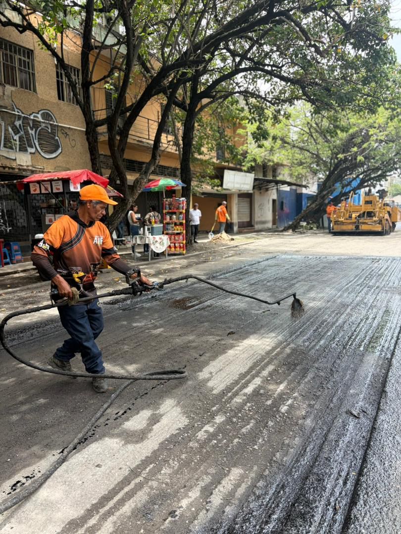 Asfaltado en la Avenida Vargas de Barquisimeto